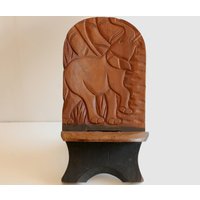 Vintage Afrika Holz Hocker Stuhl Geschnitzt Elefant Falten Schwere Naturholz Möbel Display/Französisch Studio von FrenchStudioVintage