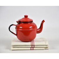 Vintage Rote Emaille Teekanne, Wasserkessel Für Eine Retro Bauernküche von FrenchTouchBoutique