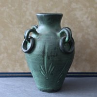 Grüne Terrakotta Keramik Vase Primitive Naive Kunst Keramikringe Wohnkultur Akzentvase Olivgrüne Amphore Vegetales Dekor von FrenchVintageAntik
