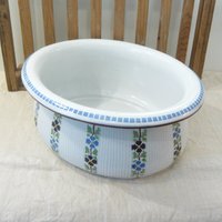 Großes Emailliertes Waschbecken Bb, Topfdeckel Oder Kleine Badewanne Aus Emailliertem Blech Bb Dekoration Küche Badezimmer Waschküche Garten 1930 von FrenchVintageShop