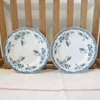 Set Mit 2 Flachen Tellern Terre De Fer Modern Style St Amand Und Hamage Blauen Antikes Geschirr 19. Jahrhundert von FrenchVintageShop