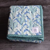 Banane Blatt Baby Quilt, Volltuch Geschenk Mädchen, Neues Baby, Quilt Handgemacht, Boho Kinderzimmer, Art Deco Mädchen Kinderzimmer von FreshwaterQuilts