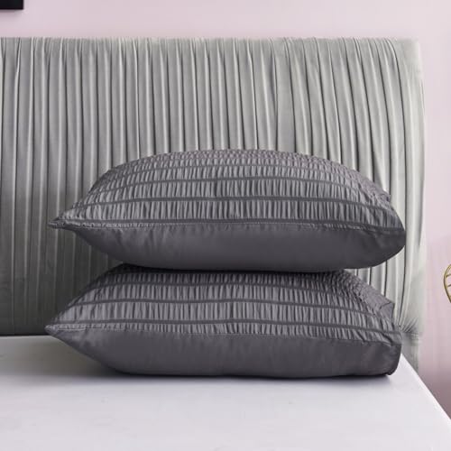 Freyamy Seersucker Kissenbezug 40x80cm 2er Set Grau Geprägt Streifen Strukturiert Chic Kopfkissenbezug Gebürstet Microfaser Weiche Kissenhülle Bequem Kissenbezug mit Reißverschluss Freyamy Seersucker Kissenbezug 40x80cm 2er Set Grau Geprägt Streifen Strukturiert Chic Kopfkissenbezug Gebürstet Microfaser Weiche Kissenhülle Bequem Kissenbezug mit Reißverschluss von Freyamy