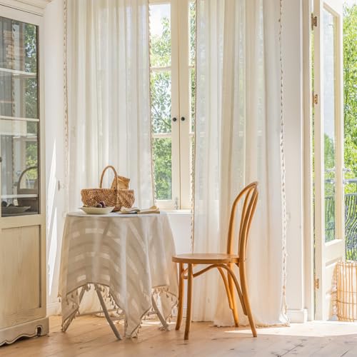 Freyamy Vorhang 180x140cm Boho, Weiß Leinen Landhausstil Vintage Streifen Transluzente Gardinen mit Beige Quasten 2er Set Geometrisch Aushöhlen Transparent Bauernhaus Vorhang Stabtaschen-Design Freyamy Vorhang 180x140cm Boho, Weiß Leinen Landhausstil Vintage Streifen Transluzente Gardinen mit Beige Quasten 2er Set Geometrisch Aushöhlen Transparent Bauernhaus Vorhang Stabtaschen-Design von Freyamy