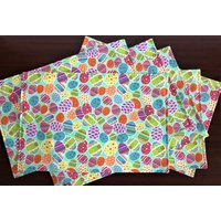 Ostern Tischsets Reversible Bunte Ostereier Frühlings Doppelseitig Esszimmer Akzent Set Von 6 von FrigateImports