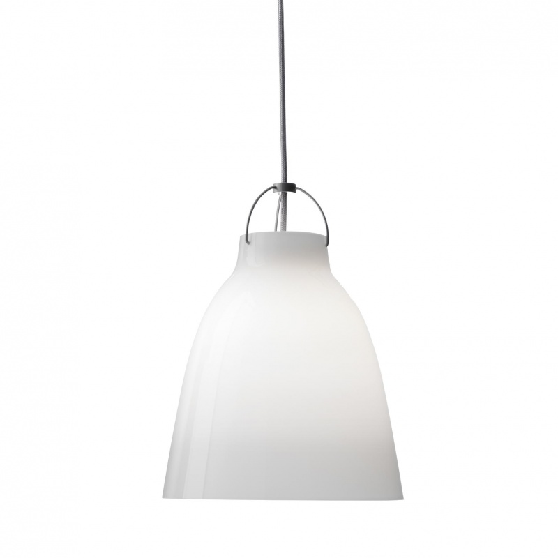 Fritz Hansen - Caravaggio™ P1 Pendelleuchte Opalglas - opal/H 21,6cm / Ø 16,5cm/Fassung E27/Kabel silbergrau von Fritz Hansen