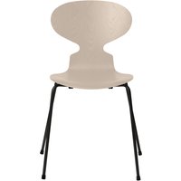 Fritz Hansen - Die Ameise Stuhl, Esche light beige gefärbt / Gestell schwarz von Fritz Hansen