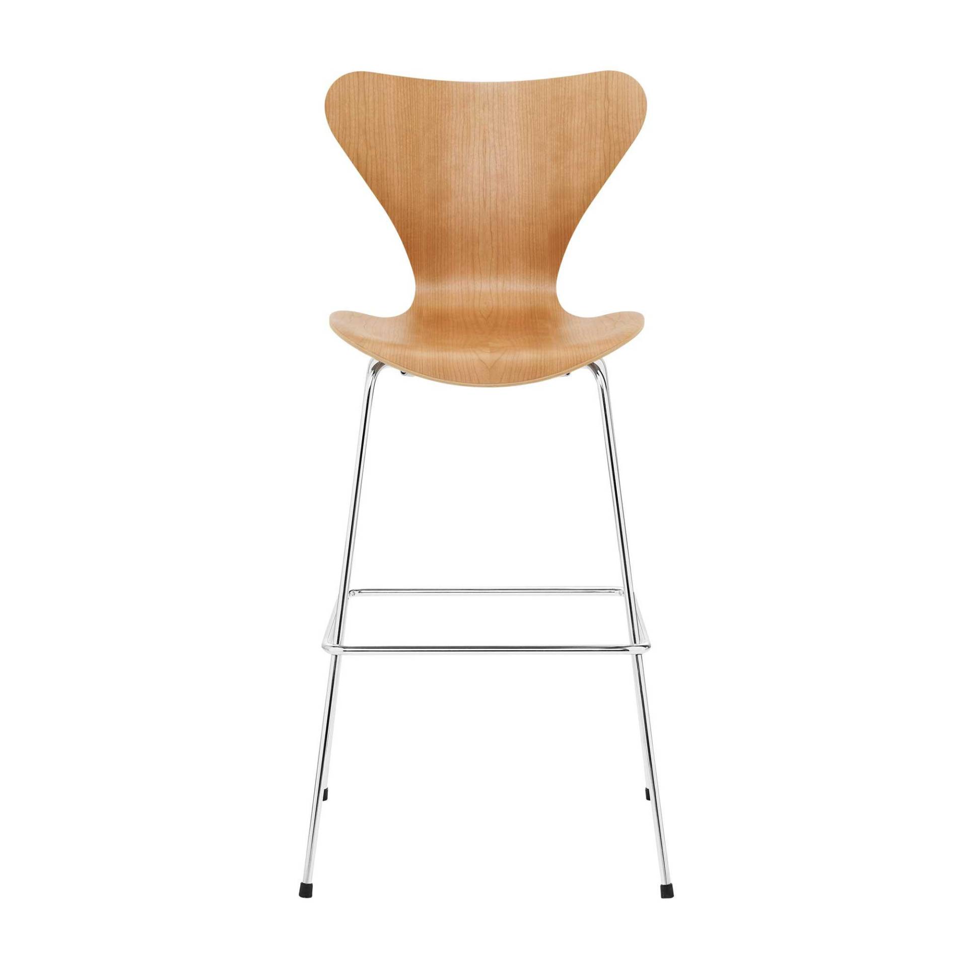 Fritz Hansen - Serie 7™ Barhocker Naturfurnier - kirsche/Sitzfläche Kirschholz/Gestell Stahl verchromt/BxHxT 53x110x59cm von Fritz Hansen