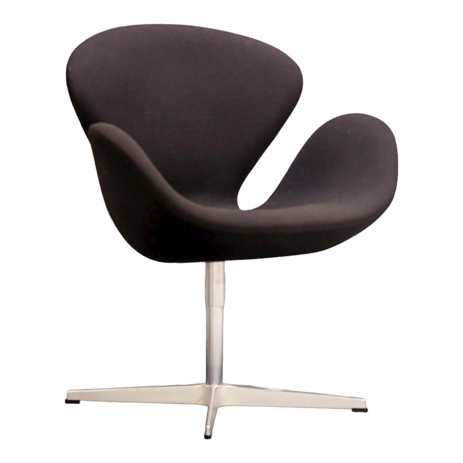 Sessel Swan Bezug Stoff Fame Farbe 60999 Schwarz Sternfuß Aluminium Poliert Dreh... von Fritz Hansen