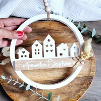 Häuserloop | Deko Loop Personalisiert Mit Familienname Personalisierter Türkranz Geschenk Einzug Eigenheim von FrlSvenjaKreativ