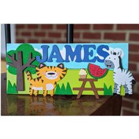 Jungle Safari Handgemalte Benutzerdefinierte 3D Holz Kinder Namensschild, Kinderzimmer Zeichen, Namen Plaque, Türschild, Geburtstag Jungle Safari Handgemalte Benutzerdefinierte 3D Holz Kinder Namensschild, Kinderzimmer Zeichen, Namen Plaque, Türschild, Geburtstag von FroggyBooShop