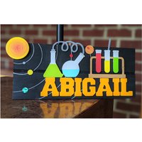 Wissenschaft Thema Handgemalte Benutzerdefinierte 3D Holz Kinder Namensschild, Kinderzimmer Zeichen, Namen Plaque, Türschild, Geburtstag Wissenschaft Thema Handgemalte Benutzerdefinierte 3D Holz Kinder Namensschild, Kinderzimmer Zeichen, Namen Plaque, Türschild, Geburtstag von FroggyBooShop