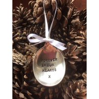 Forever in Our Hearts - Handgemachter Vintage Löffel Kopf Erinnerung Christbaumkugel Dekoration von FromPeriod2Penthouse