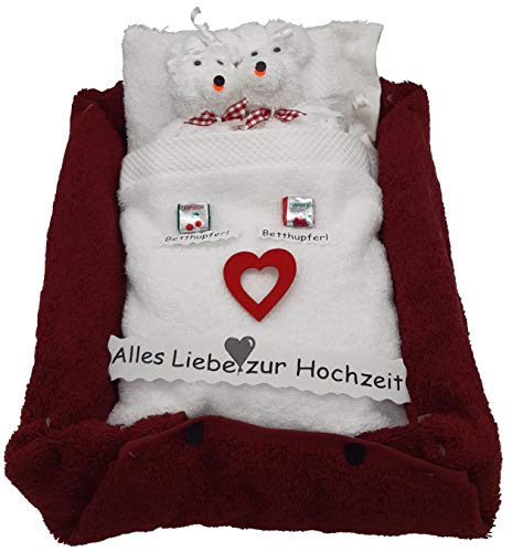 Frotteebox Geschenk Set Bärenpaar im Frottee-Bett aus 3X Handtuch (100x50cm) weiß/rot und 3X Waschhandschuh weiß geformt von Frotteebox