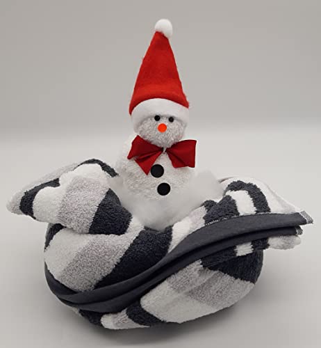 Frotteebox Geschenk Set Schneemann in Handarbeit geformt aus Waschhandschuh weiß in Handtuch 100x50cm grau gestreift und Weihnachtsmütze Hellblau/Blau von Frotteebox