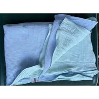 Musselin Einzelstück Kuscheldecke Bettdecke Musselindecke Sofadecke Geschenk Leichte Decke Camping Picknick Urlaub Ferien Hellblau von FruehlingsNaht