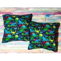 Nerdipillows Handgemacht Handgenäht Dinosaurier Lesen Ipad Tablet Tasche Kissen Nerdipillows Handgemacht Handgenäht Dinosaurier Lesen Ipad Tablet Tasche Kissen von FullMoonPhoenix
