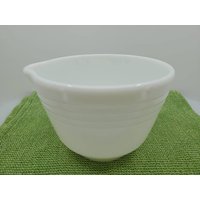 Vintage Mcm Pyrex Rührschale Weiß Milchglas #24 Pour Ausgießer Band Top von Fun2CollectTreasures