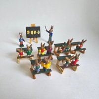 Vintage Erzgebirge Osterhasen Schule Holzminiaturen 1980Er Jahre von FunAntic