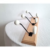 Vintage Mid Century Modern Holz Wandbügel Mit 3 Haken Kleiderbügel Wandplatte von FunAntic