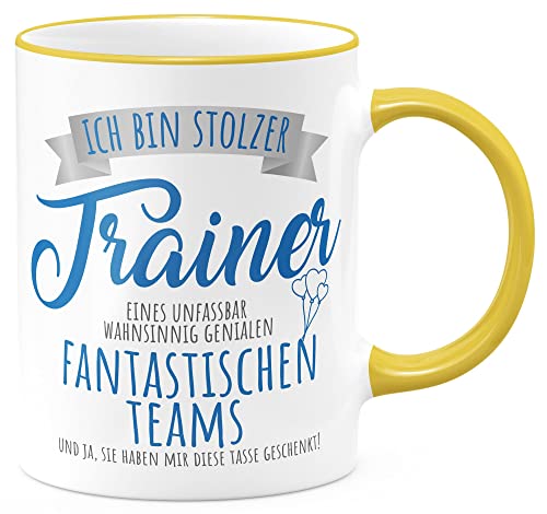 FunTasstic Tasse Stolzer Trainer Kaffeebecher beidseitig bedruckt spülmaschinenfest Tasse für das Büro Tee, Kaffee Geschenkidee, Farbe:gelb, Größe:Trainer von FunTasstic