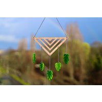 Monstera-Mobile Aus Glas & Holz Handgemachtes Pflanzen-Windspiel - Grüner Sonnenfänger Mit Blättern Design Für Ein Natürliches Ambiente von Funkelglas