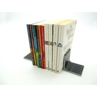 Industrielle Buchstützen Aus Metall Winkelstahl von FunkyBookends