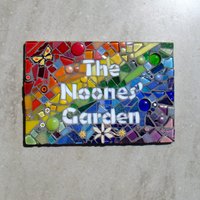Gartenschild Regenbogen Mosaik Personalisiertes Schild Gartenschild Regenbogen Mosaik Personalisiertes Schild von FunkyMosaicsUK
