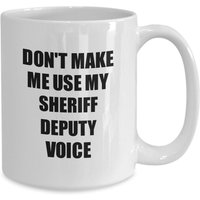 Sheriff Stellvertretender Becher Mitarbeiter Geschenkidee Lustiger Gag Für Job Kaffee Teetasse Lustiges Geschenk Sheriff Stellvertretender Becher Mitarbeiter Geschenkidee Lustiger Gag Für Job Kaffee Teetasse Lustiges Geschenk von FunnyGiftsCreation