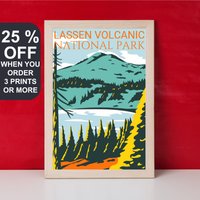 Lassen Volcanic National Park Poster, Sierra Nevada, California Art, Lake Helen, Print, Aestheti Wall Art von FunnyStitchesCo