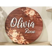 Personalisiertes Hölzernes Kinderzimmer-Namensschild Blumengeschenk Für Baby-Mädchen von Funograf