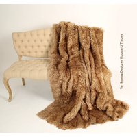 Plüsch Kunstpelz Decke - Tagesdecke Luxus Pelz Golden Brown Medium Wolf Coyote Minky Kuschelfell Futter Akzente Usa von FurAccents