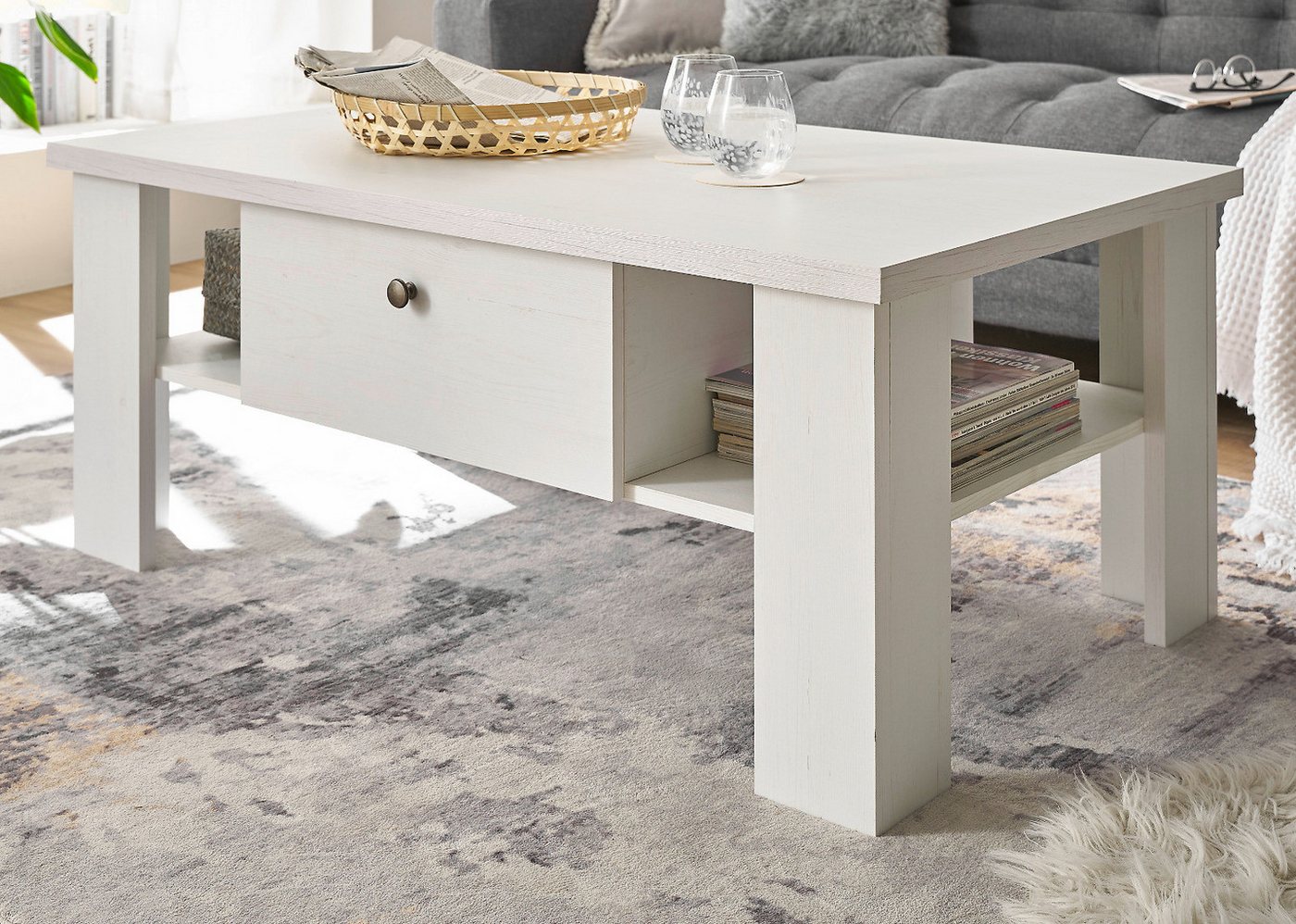 Furn.Design Couchtisch Fiastra (Wohnzimmer Tisch in Pinie weiß Landhaus, 107 x 67 cm, 2 Schubladen), mit Soft-Close-Funktion von Furn.Design