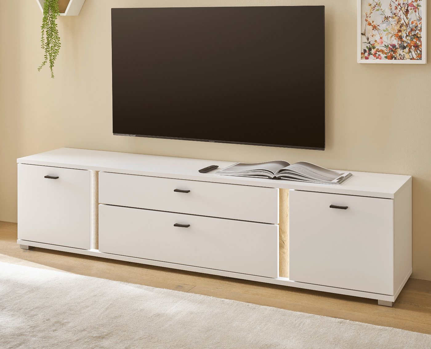 Furn.Design Lowboard Bellport (TV Unterschrank in weiß matt mit Wotan Eiche, 200 x 45 cm), mit Soft-Close, inklusive Beleuchtung von Furn.Design