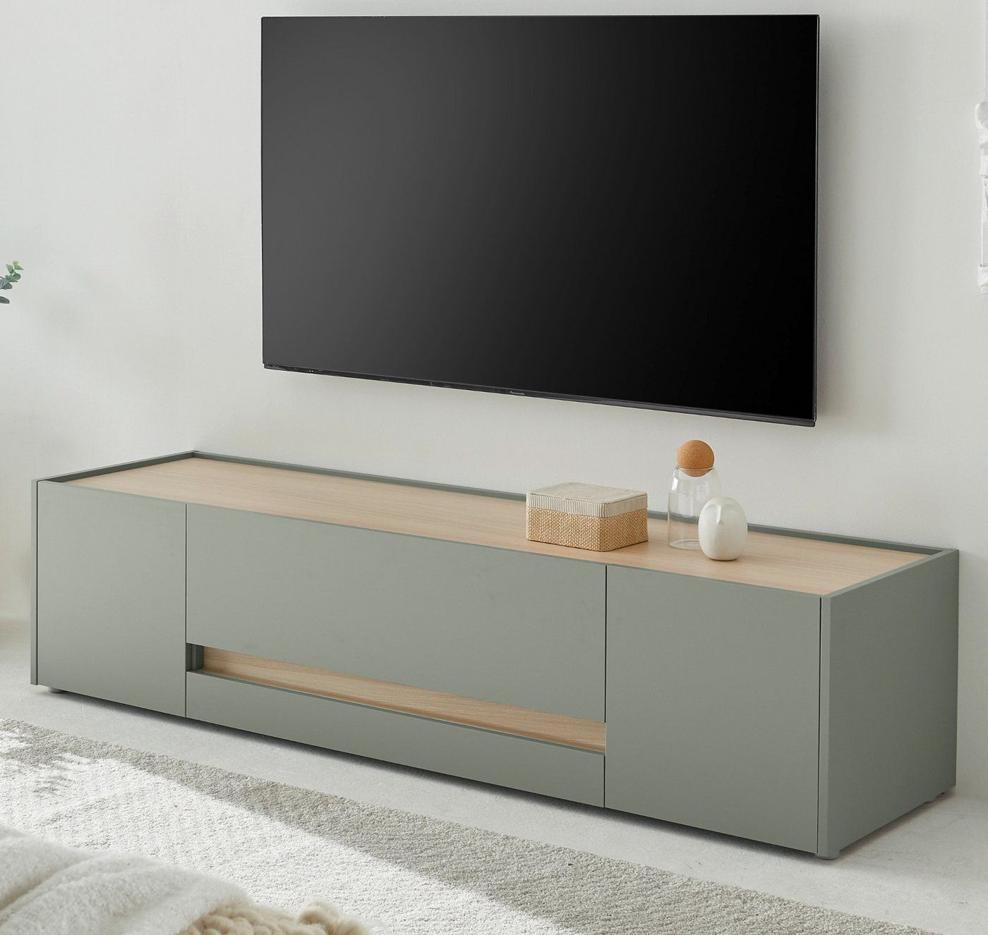 Furn.Design Lowboard Center (Flat TV Unterschrank in Salbei Grün mit Eiche, Breite 170 cm / bis 70), mit viel Stauraum von Furn.Design