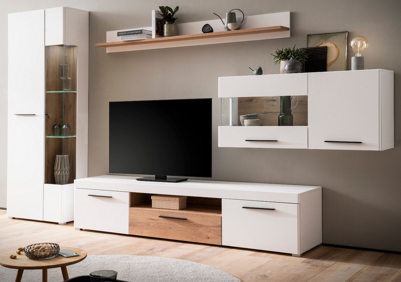 Furn.Design Wohnwand Lavell, (Wohnkombination in weiß matt mit Eiche, 4-teilig, ca. 330 x 200 cm), mit Soft-Close-Funktion von Furn.Design