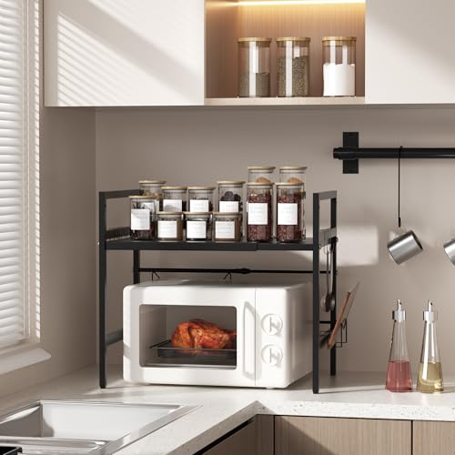 Furnestorica Einziehbares und Verstellbares Mikrowellenregal, 2-lagiges Mikrowellenregal aus Kohlenstoffstahl, Robuste Halterung mit 6 Haken, Aufbewahrungsregal für Küchenarbeitsplatten (Schwarz) von Furnestorica