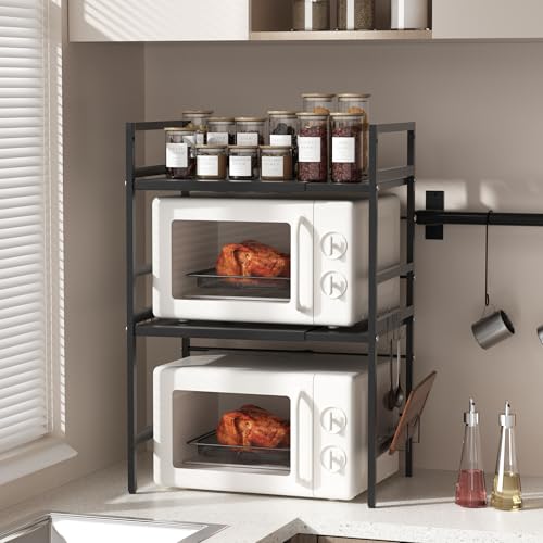 Furnestorica Einziehbares und Verstellbares Mikrowellenregal, 3-lagiges Mikrowellenregal aus Kohlenstoffstahl, Robuste Halterung mit 6 Haken, Aufbewahrungsregal für Küchenarbeitsplatten (Schwarz) von Furnestorica