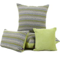 Neues Weich Gewebtes Chenille Grün Grau Chevron Gestreiftes Design-Muster Stoffkissen - 4 Größen Erhältlich Inklusive Füllkissen von FurnishingFabrics