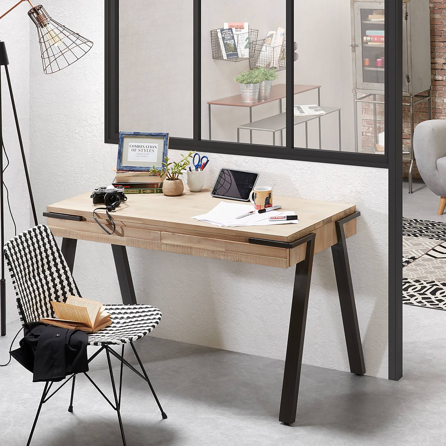 Schreibtisch Downey von Furnitive