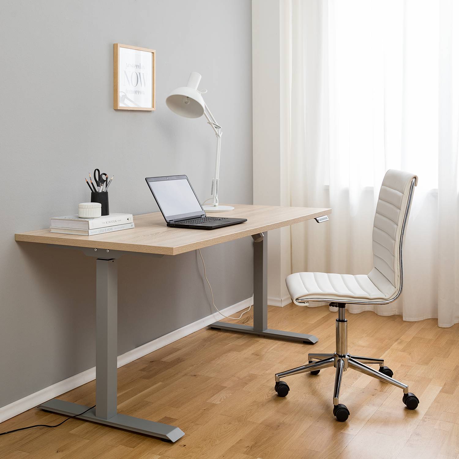Schreibtisch Okay von Furnitive