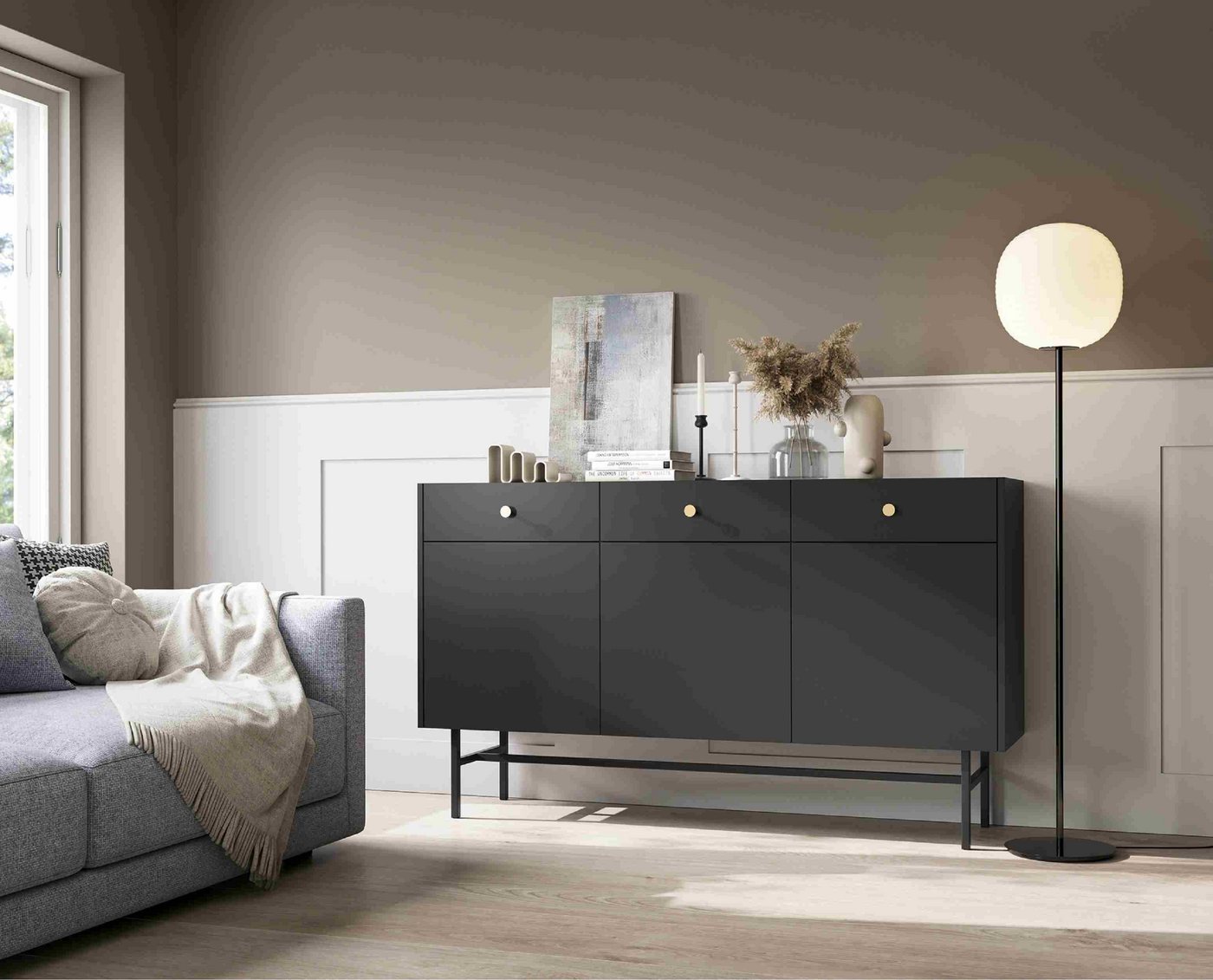 Furnix Kommode Taylie Sideboard mit drei Schubladen und drei Türen, B155 x H89,4 x L39 cm, Metallgestell, hochwertige Materiallien von Furnix