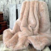 Abstand Luxus Baby Rosa Kunstpelz Überwurf | Candyfloss Tagesdecke Mit Cremefarbenem Kunstpelzfutter 150 X cm Pelz Sofa von Furthrows