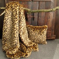 Goldene Leopard Kunstfell Decke Für Bett Oder Sofa Mit Braunem Kunstpelzfutter in Verschiedenen Größen. Tierfellmuster Goldene Leopard Kunstfell Decke Für Bett Oder Sofa Mit Braunem Kunstpelzfutter in Verschiedenen Größen. Tierfellmuster von Furthrows