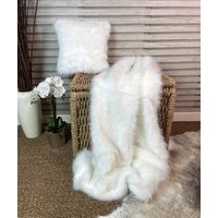 Luxuriöse Weiße Kunstpelzdecke | Deluxe Polar Kunstpelz Tagesdecke Luxus Langhaar Weiß Überwurf Große Kunstfell Decke Pelz von Furthrows