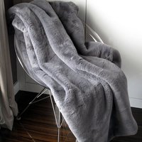 Luxus Richmond Schiefer Kunstpelz Decke | Graue Kunstpelzdecke Sofa Werfen Weiche Felldecke Mit Grauem Wildlederimitatfutter von Furthrows