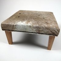 Mittelgroßer Beige & Weißer Rindsleder Fußhocker 301 Echthaar Auf Fellfuß Hocker 61 X 33cm Ca. | 24" 24" 13" Quadratisch Ottoman Mittelgroßer Beige & Weißer Rindsleder Fußhocker 301 Echthaar Auf Fellfuß Hocker 61 X 33cm Ca. | 24" 24" 13" Quadratisch Ottoman von Furthrows