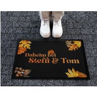 Herbst Geschenk | Fußmatte Personalisiert Motiv Familienfußmatte Wohnung Haus Teppich Hauseingang Eingangstür von FussmattenKINGde