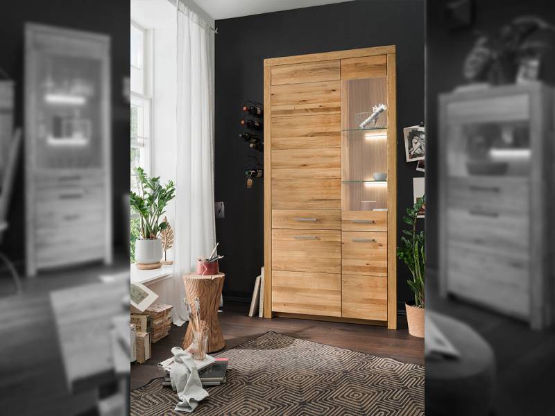 G+K Vitrine II 169 -R, Wildeiche massiv geölt + Griff Nickel von G+K Möbel