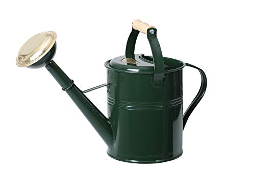 GARDEN TOOL BROTHERS Gießkanne British Can Classic 5 Liter in Dunkelgrün mit Holzgriff von GARDEN TOOL BROTHERS